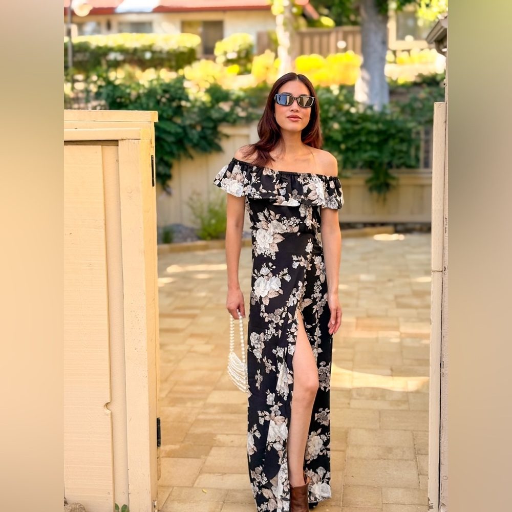 🎉HP🎉 Off The Shoulder Slit Floral Maxi Dress - Picture 6 of 16